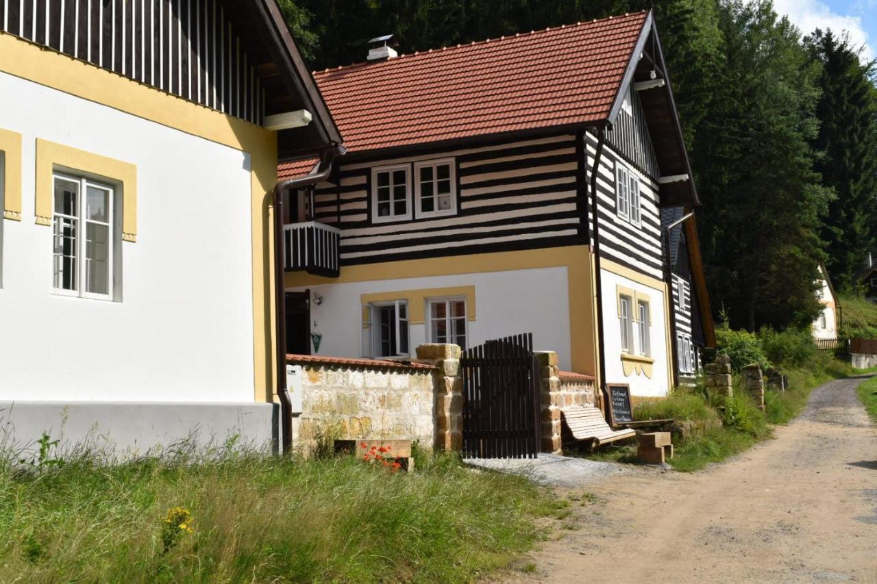 Hlucov Lesni Chalupa Kokorin Exterior photo