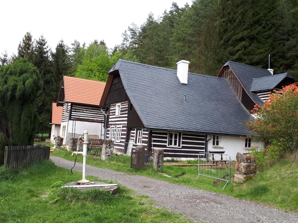 Hlucov Lesni Chalupa Kokorin Exterior photo