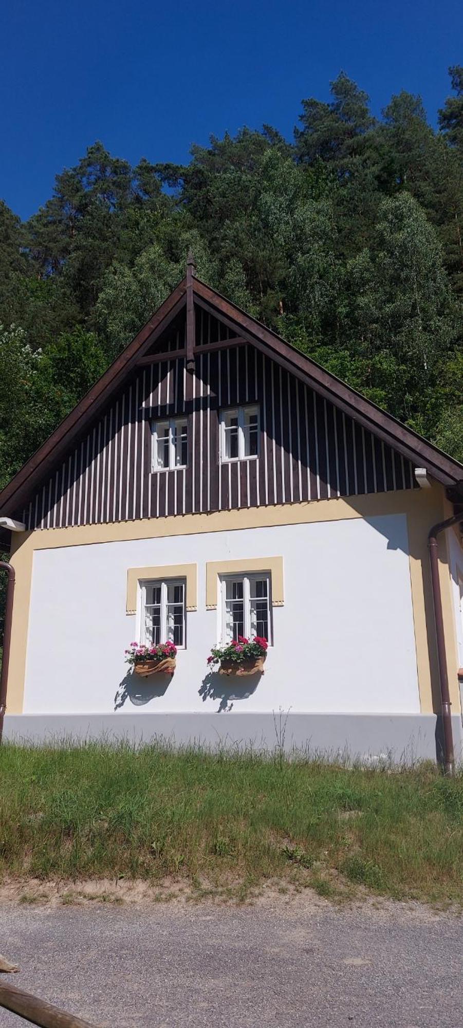 Hlucov Lesni Chalupa Kokorin Exterior photo